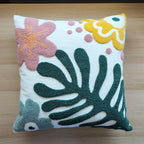 Cuscino Flower, foglia, su sfondo legno chiaro, BECCA