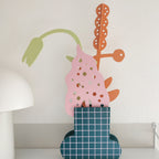 Fiore in legno begonia rosa, con altri fiori, su vaso verde grid rosa, BECCA