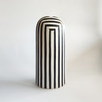 Vaso bianco e nero, in ceramica opaca, altezza 26 cm, BECCA