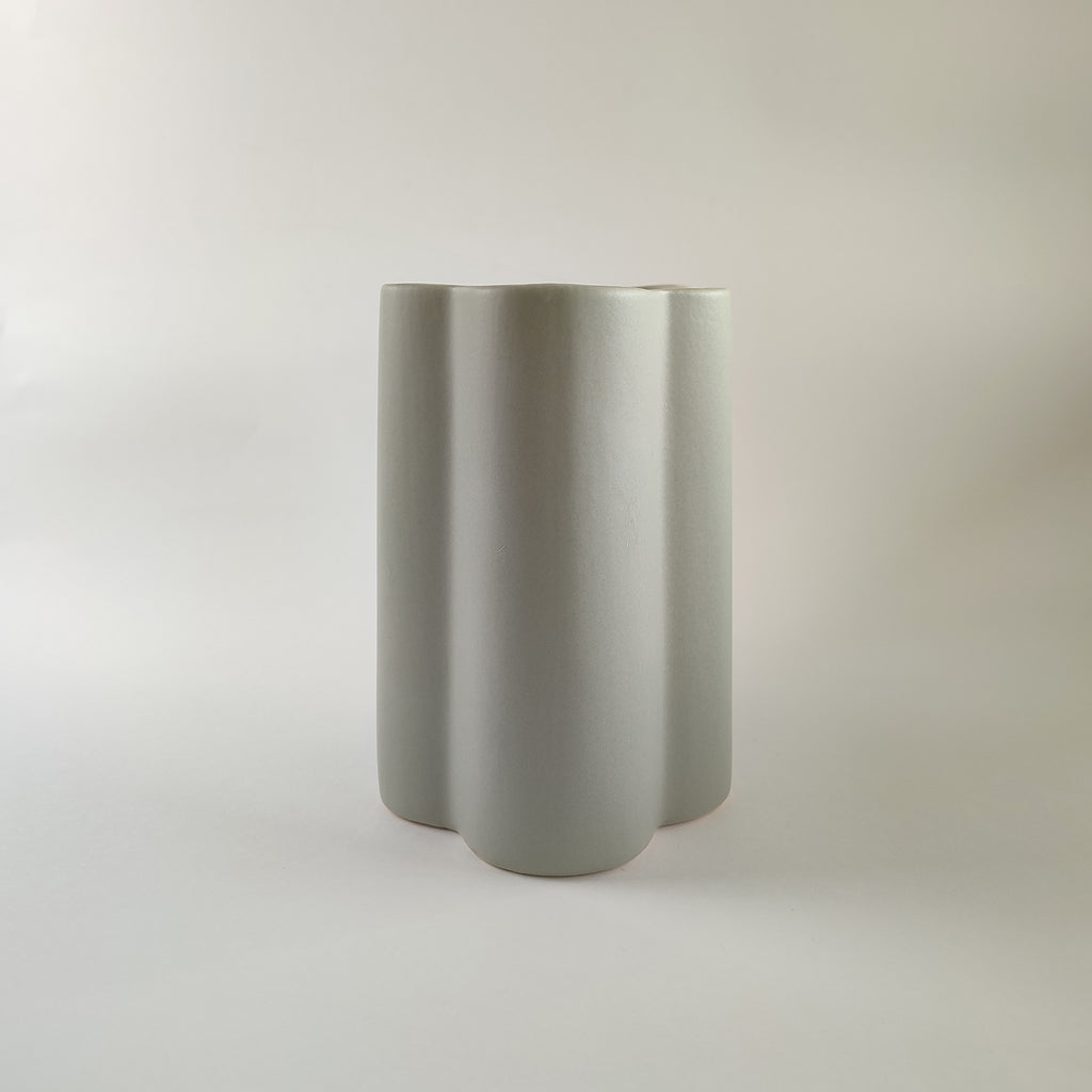 Vaso Onda, grigio, in ceramica, vista laterale, BECCA