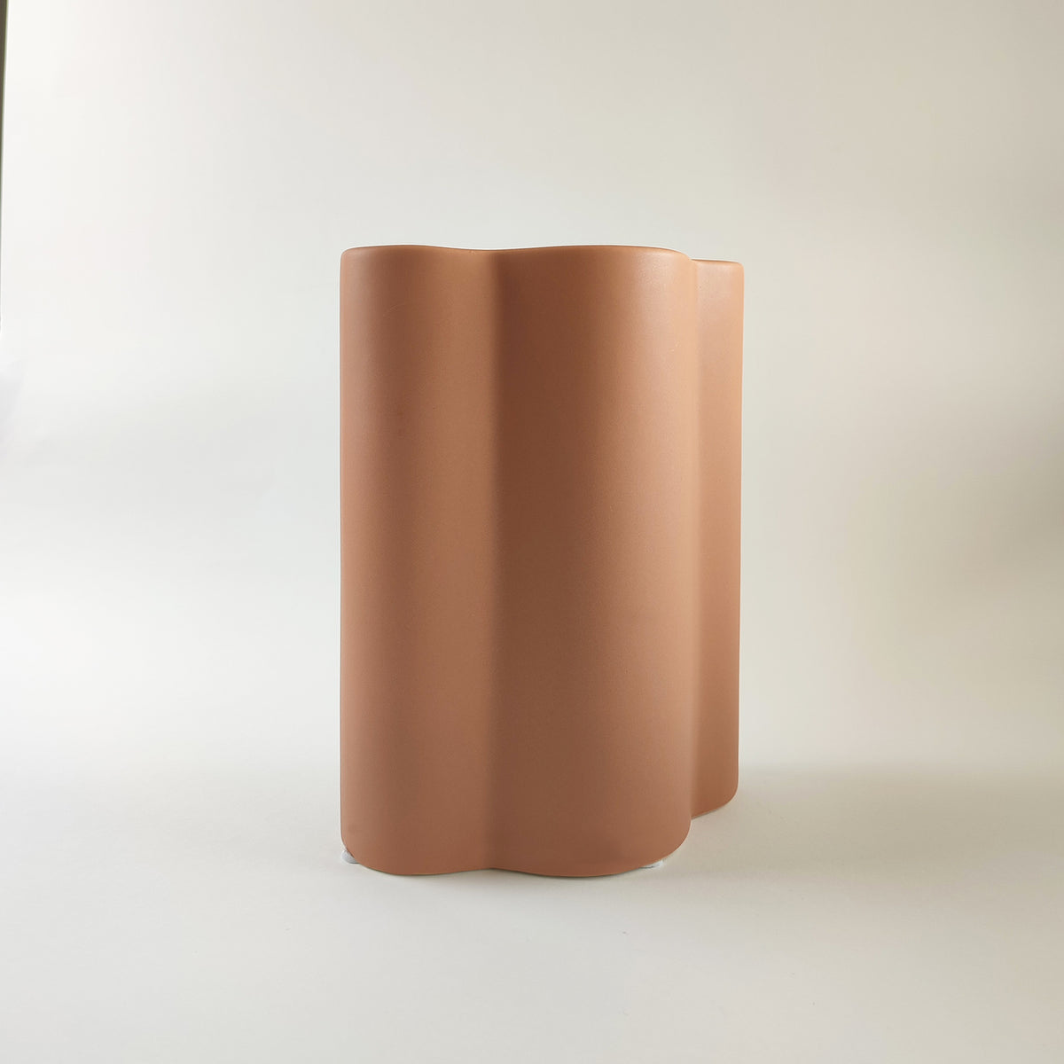 Vaso Onda, in ceramica, terracotta, vista laterale, BECCA