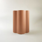 Vaso Onda, in ceramica, terracotta, vista frontale, BECCA