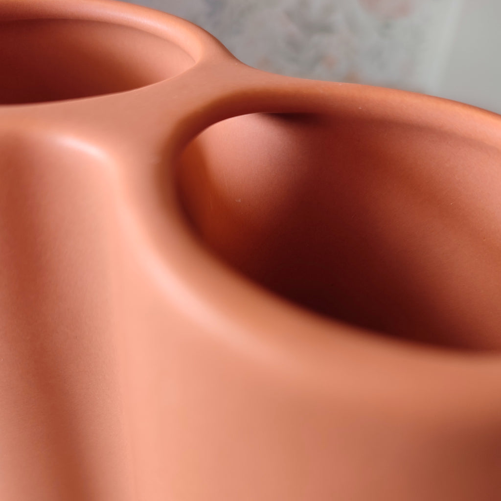 Vaso Too Pot, colr terracotta, dettaglio superiore, BECCA