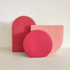 Collezione vasi BERRY S, M e L in rosa , lampone e corallo su sfondo bianco, BECCA