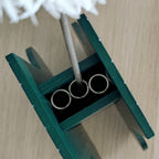 Dettaglio vaso in legno Grid, inserti in vetro, BECCA