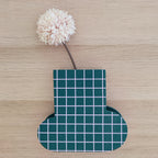 Vaso in legno Grid, quadretti rosa, su sfondo legno, BECCA